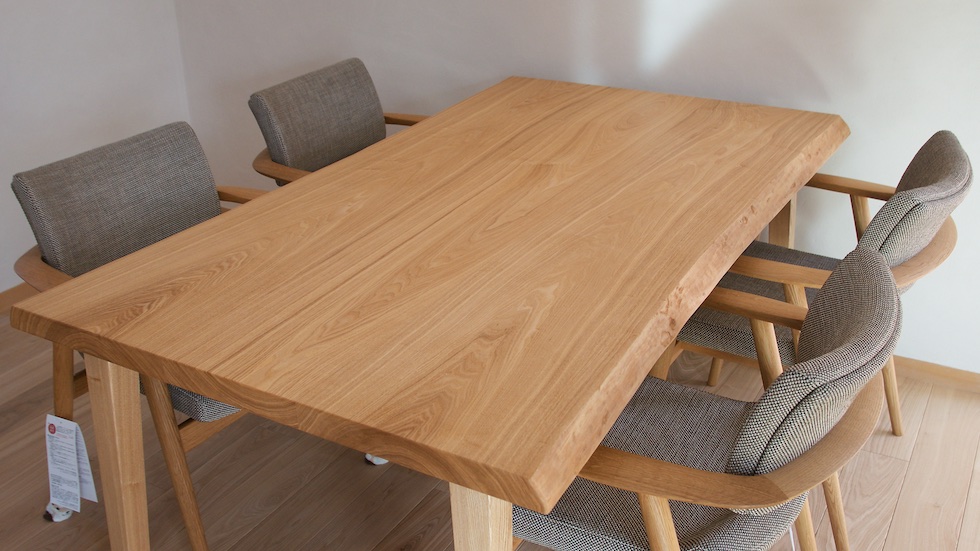 タモ材耳つきテーブル | 無垢家具・オーダー家具の店 ソリウッド・クラフィス