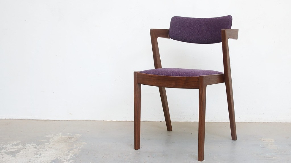 スタッキングできる木製椅子 | 無垢材家具で温かいやすらぎのある生活 
